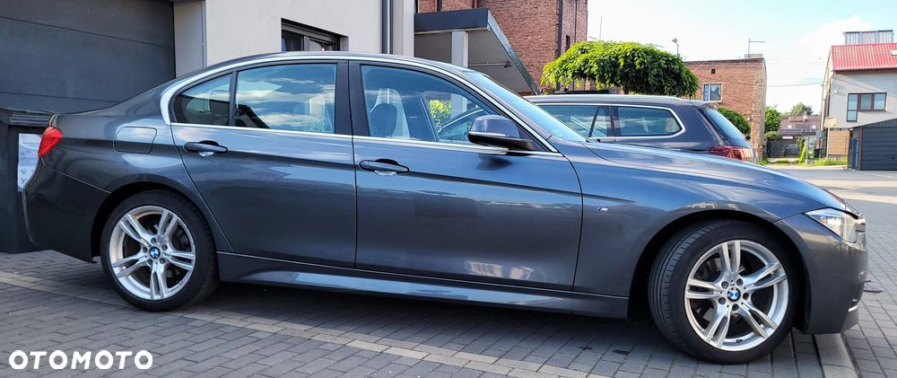 BMW Seria 3 320d xDrive Sport-Aut Sport Line - 7