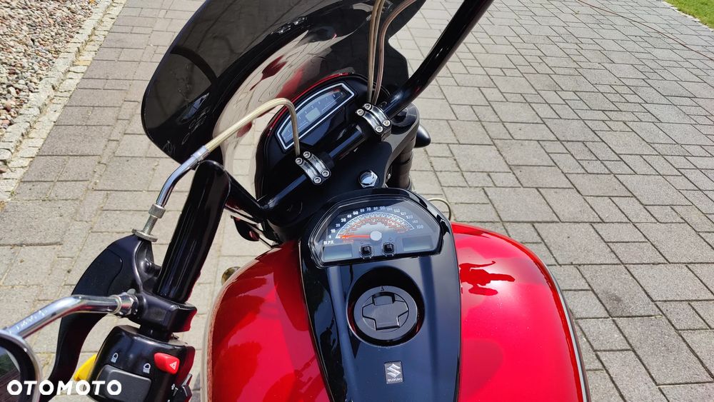 Suzuki Intruder - 26