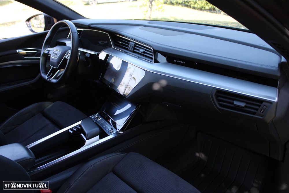 Audi Q8 e-Tron 50 quattro S line - 34