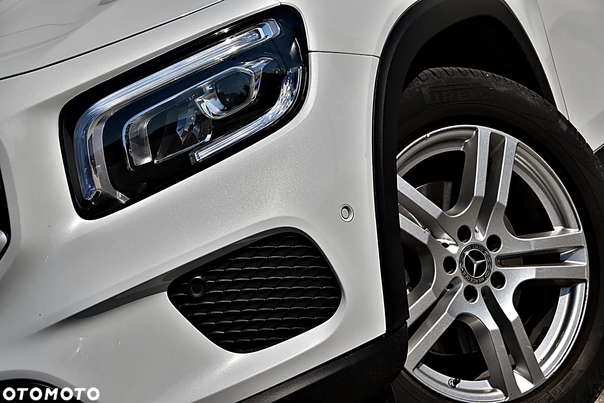 Mercedes-Benz GLB 200 7G-DCT - 8