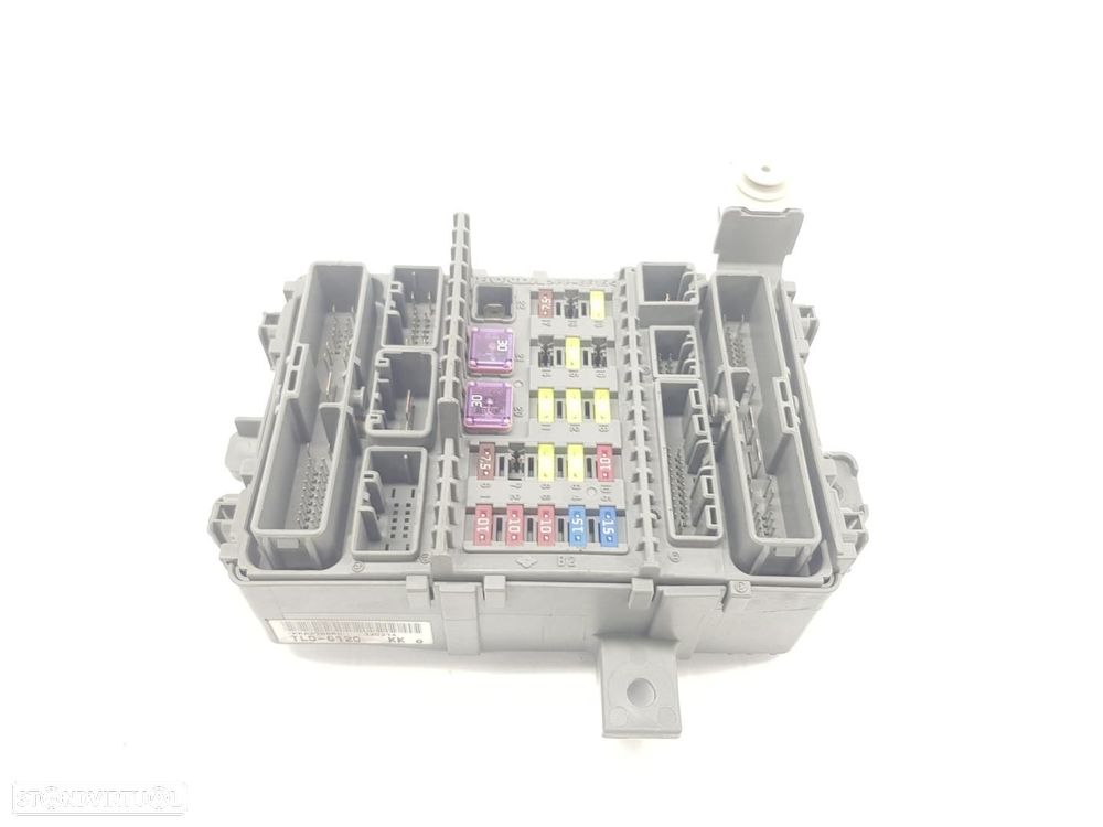 CAIXA DE RELES FUSÍVEIS HONDA ACCORD BERLINA CU - 1