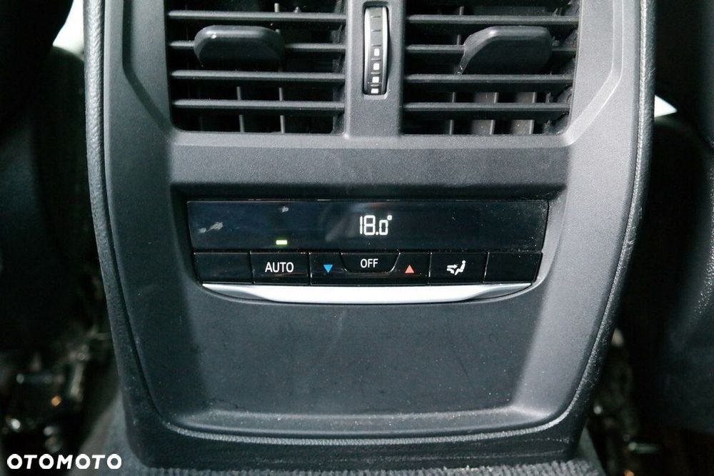 BMW Seria 3 330i Advantage sport - 16