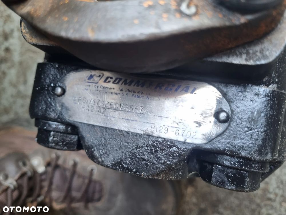 CASE KOPARKO ŁADOWARKA pompa hydrauliczna R42142 * - 6