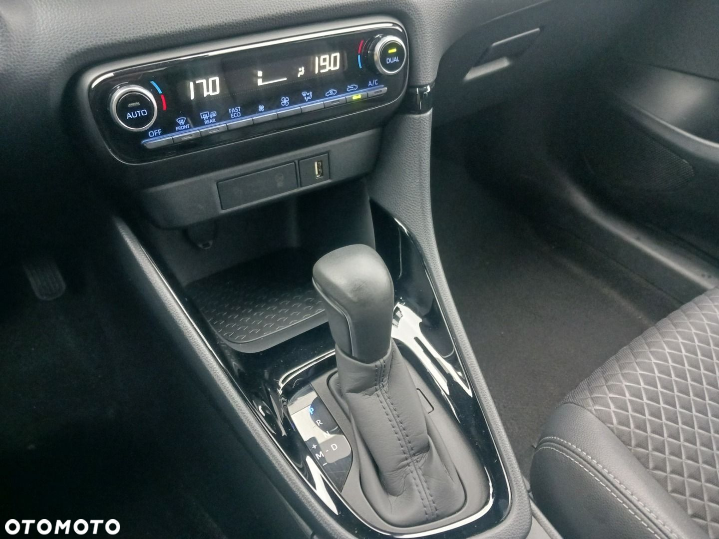Toyota Yaris 1.5 Selection Elegant CVT - 17