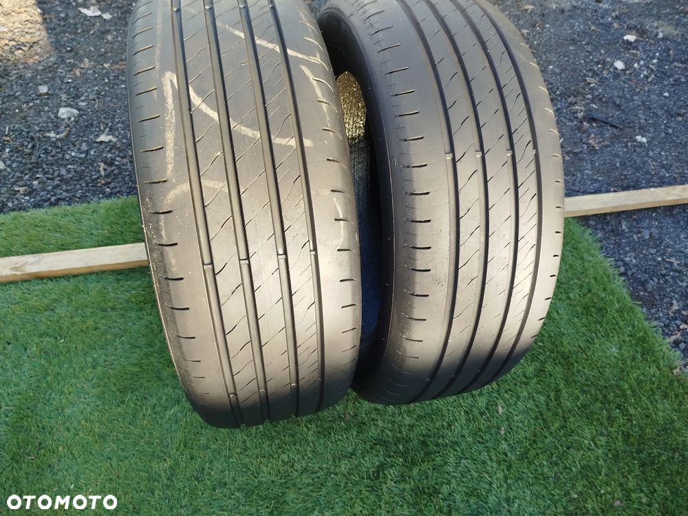 215/55R17 94W Goodyear Perfomance 2 2sztx90% bieżnika 23r - 1