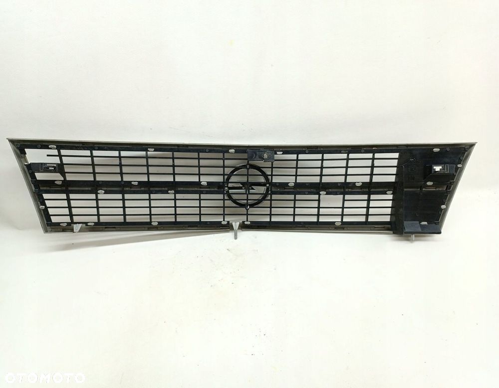 ATRAPA GRIL GRILL OPEL COMMODORE - 7