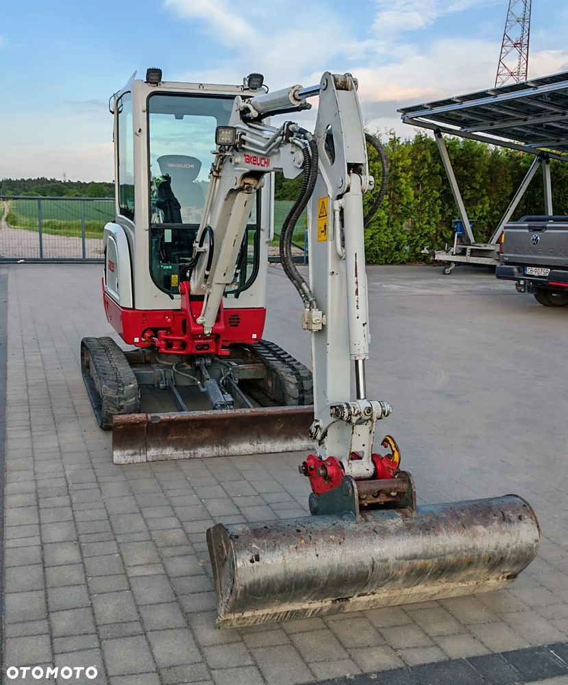 Takeuchi TB225 - 3
