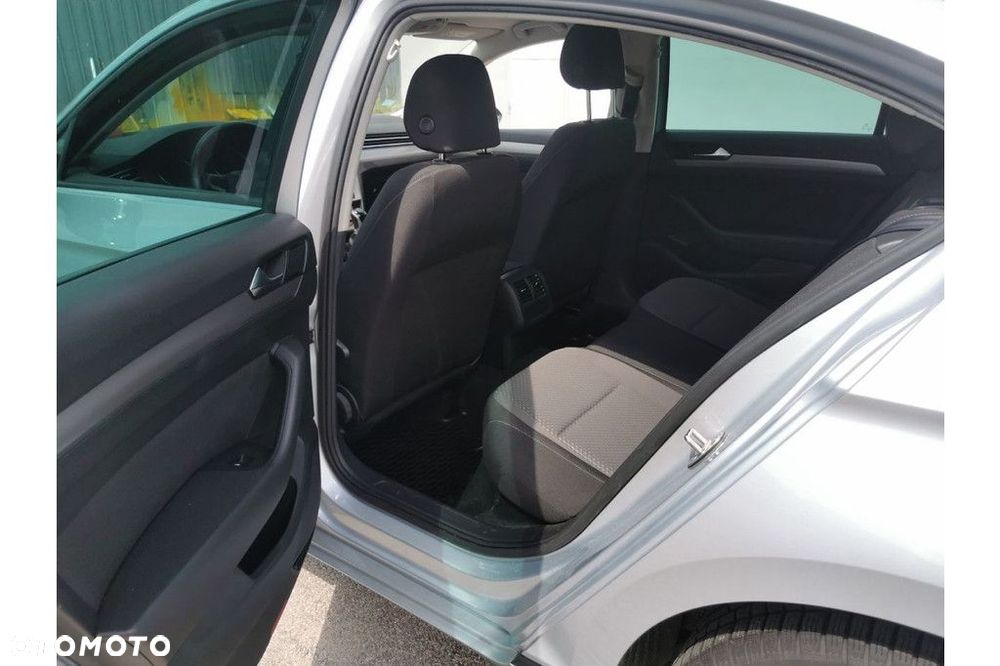 Volkswagen Passat 2.0 TDI EVO Essence - 8