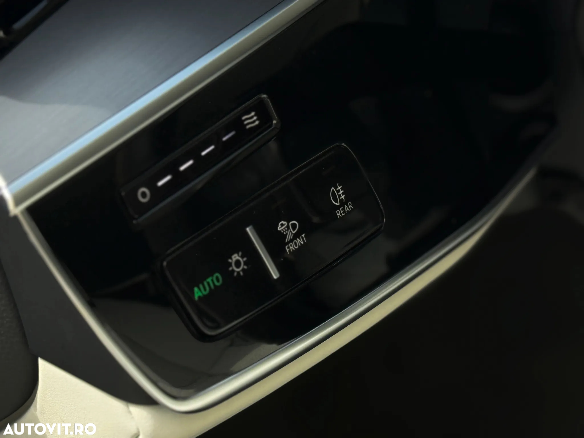 Audi A8 55 TFSI quattro Tiptronic MHEV - 29