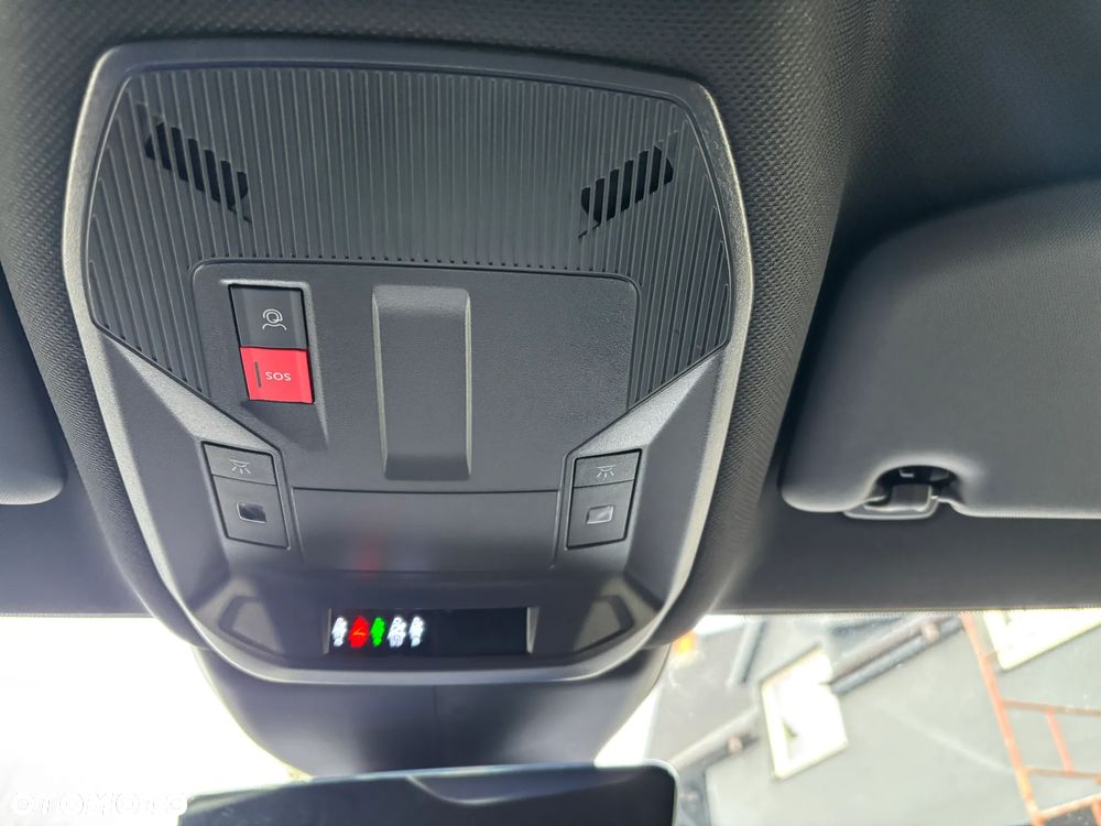 Opel Astra 1.2 Turbo Automatik GS - 25