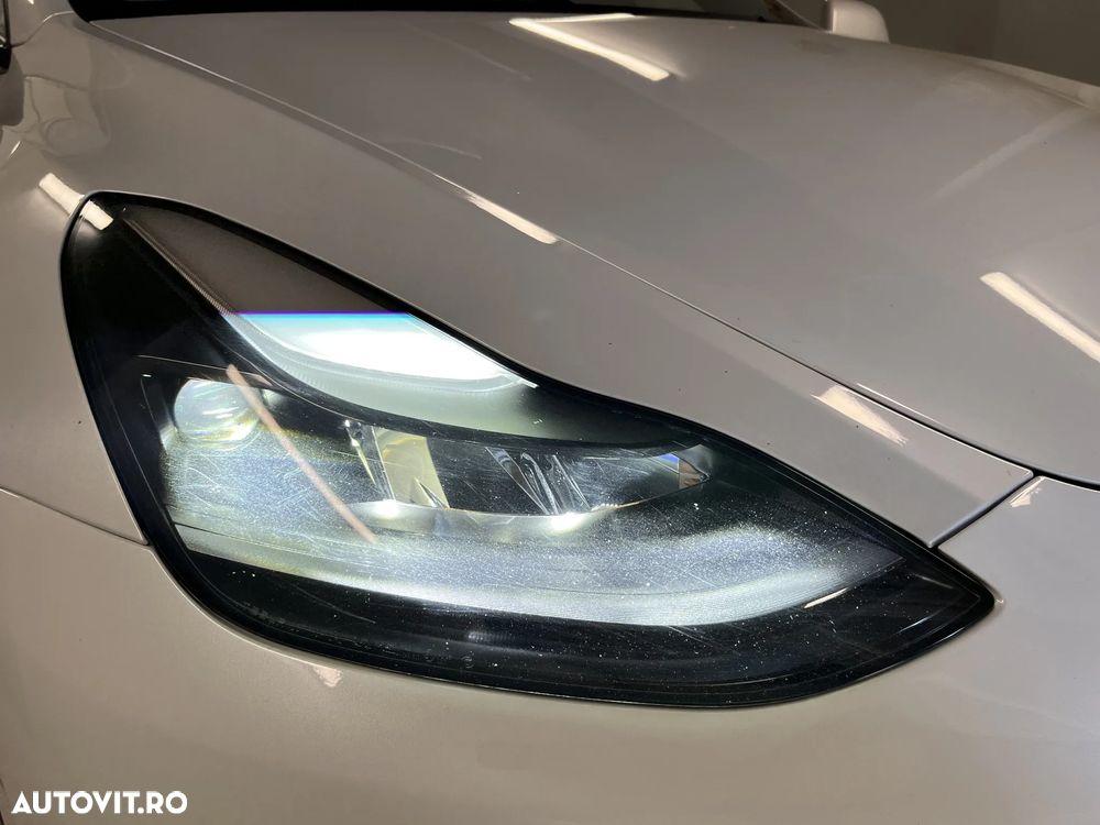 Tesla Model Y AWD Performance - 28