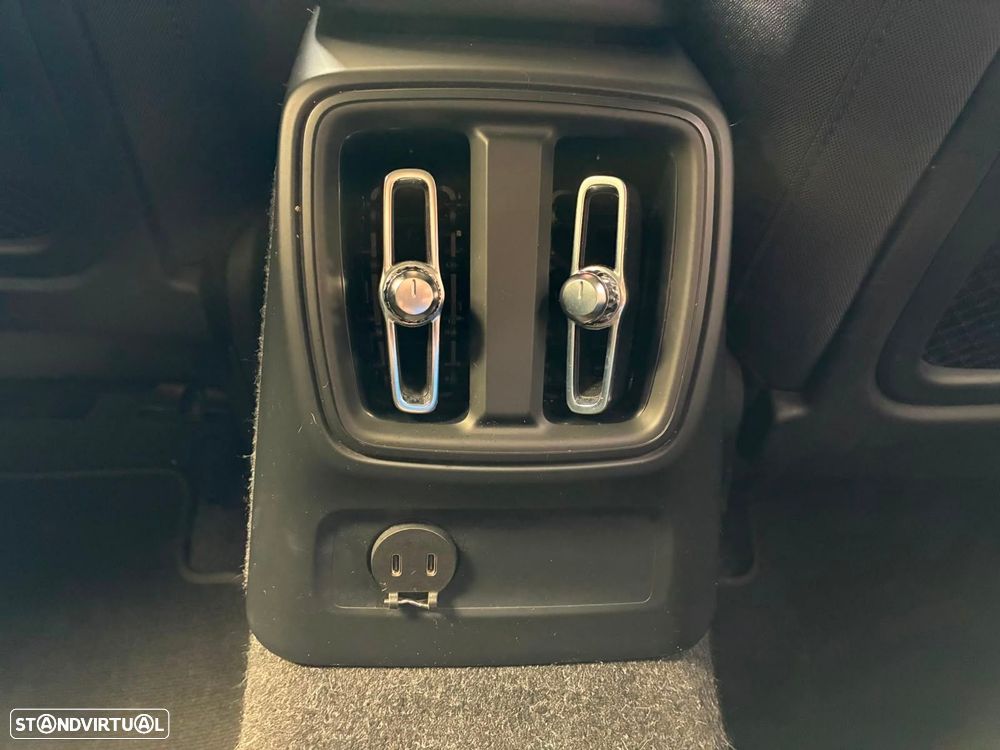 Volvo XC 40 1.5 T4 PHEV Core - 32