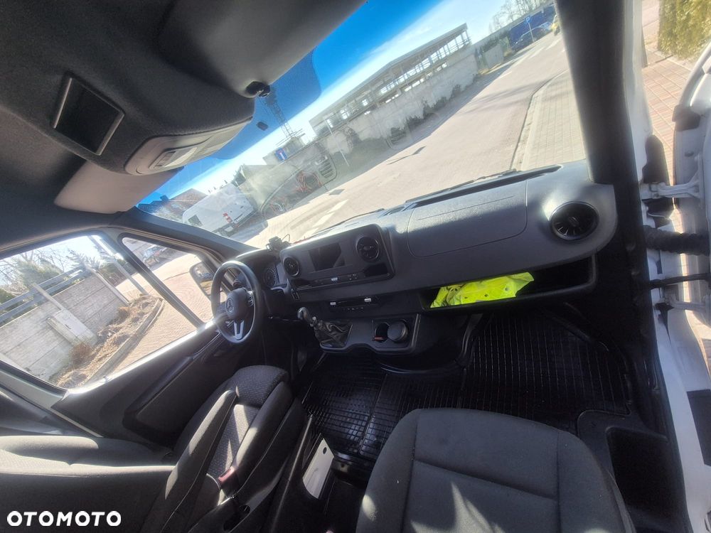 Mercedes-Benz Sprinter - 9