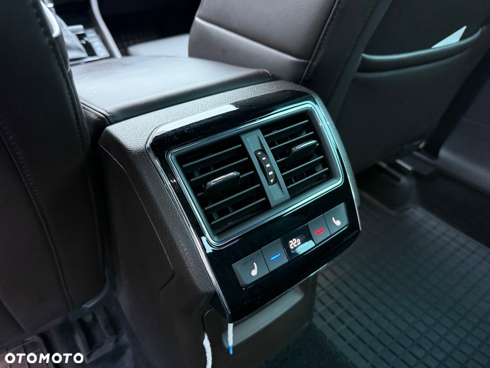 Skoda Superb 2.0 TDI SCR L&K DSG - 17