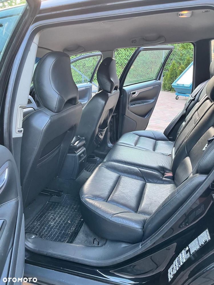 Volvo V70 2.4 - 9