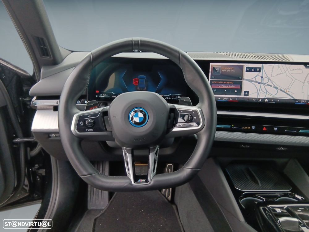BMW 530 e Pack Desportivo M - 13