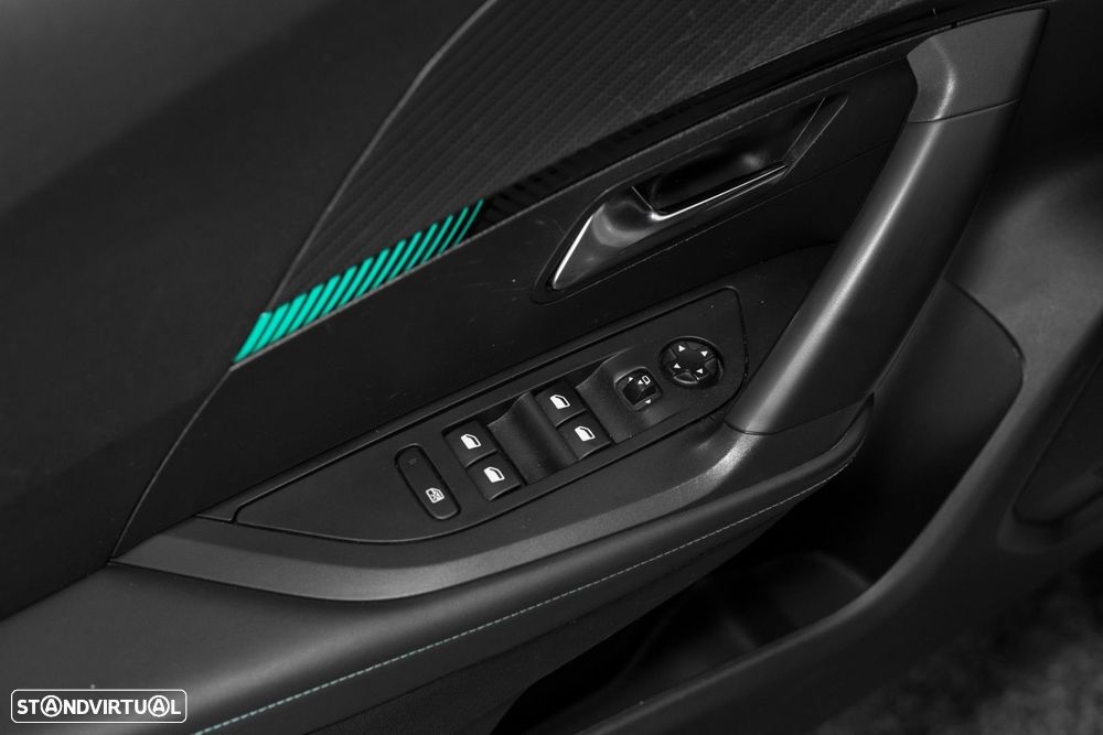 Peugeot e-2008 Allure - 37