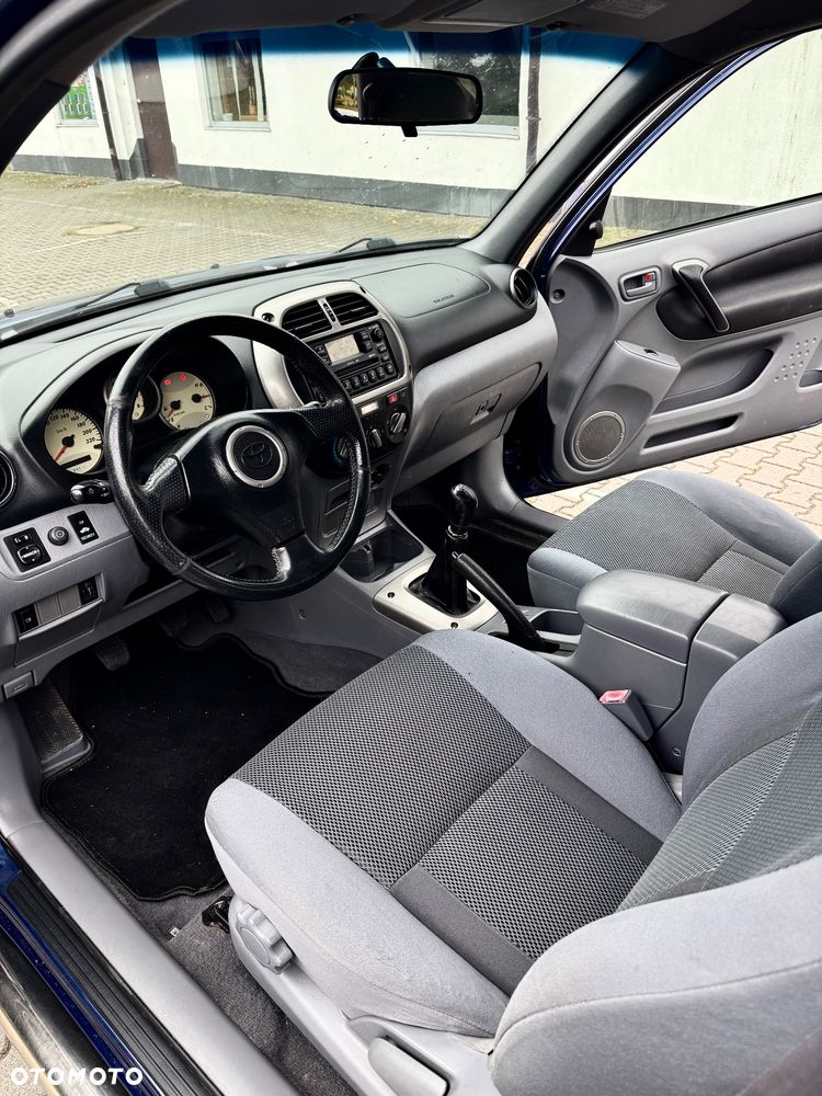 Toyota RAV4 4x4 Edition - 18