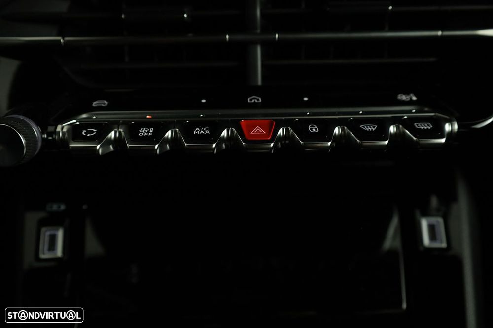 Peugeot 2008 1.2 PureTech Allure EAT8 - 13