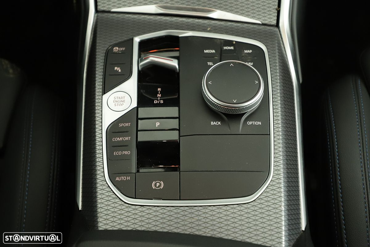 BMW 320 d Touring Pack Desportivo M Auto - 15