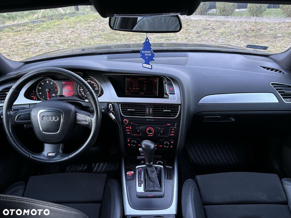 Audi A4 Limousine - 8