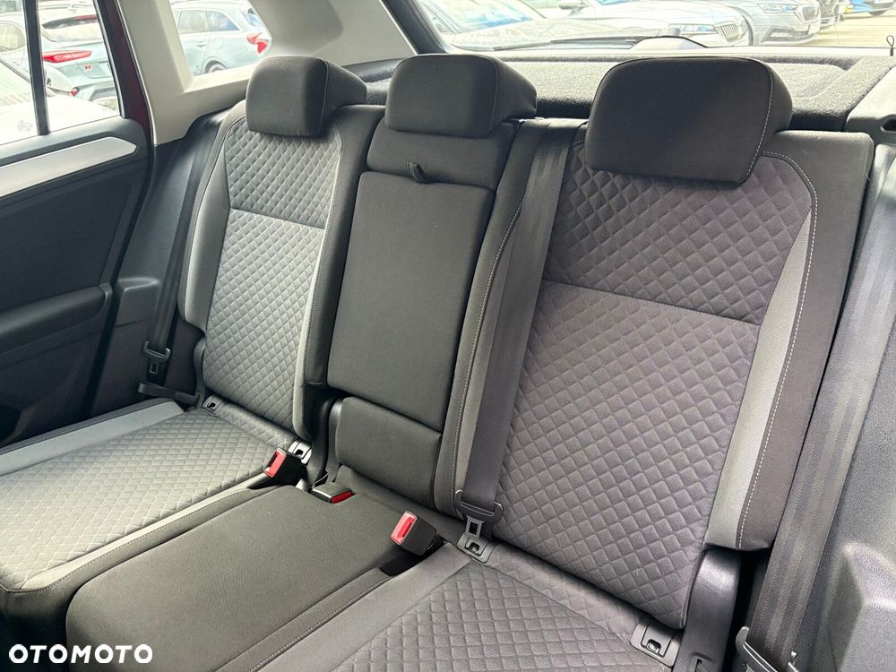 Volkswagen Tiguan - 12