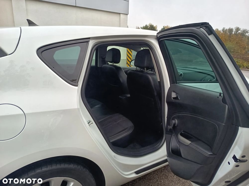 Opel Astra 1.6 ECOFLEX Start/Stop 150 Jahre - 28