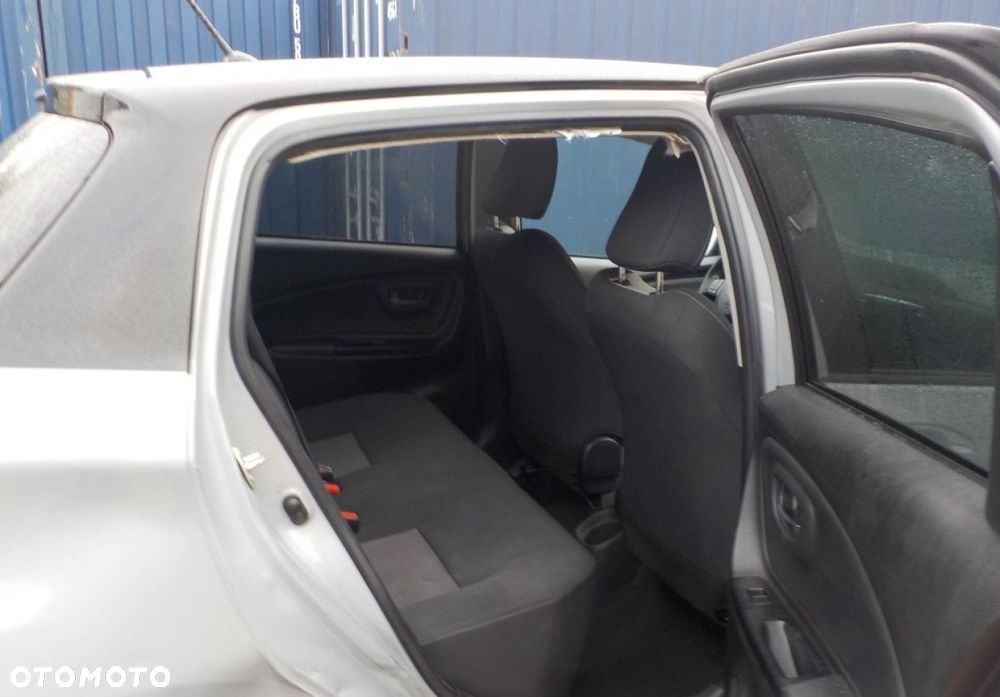 Toyota Yaris - 19