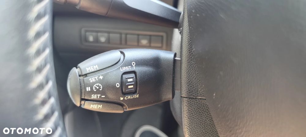 Peugeot 308 1.2 PureTech Allure S&S - 23