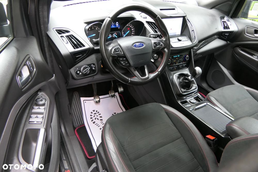 Ford Kuga 1.5 EcoBoost 2x4 ST-Line - 18