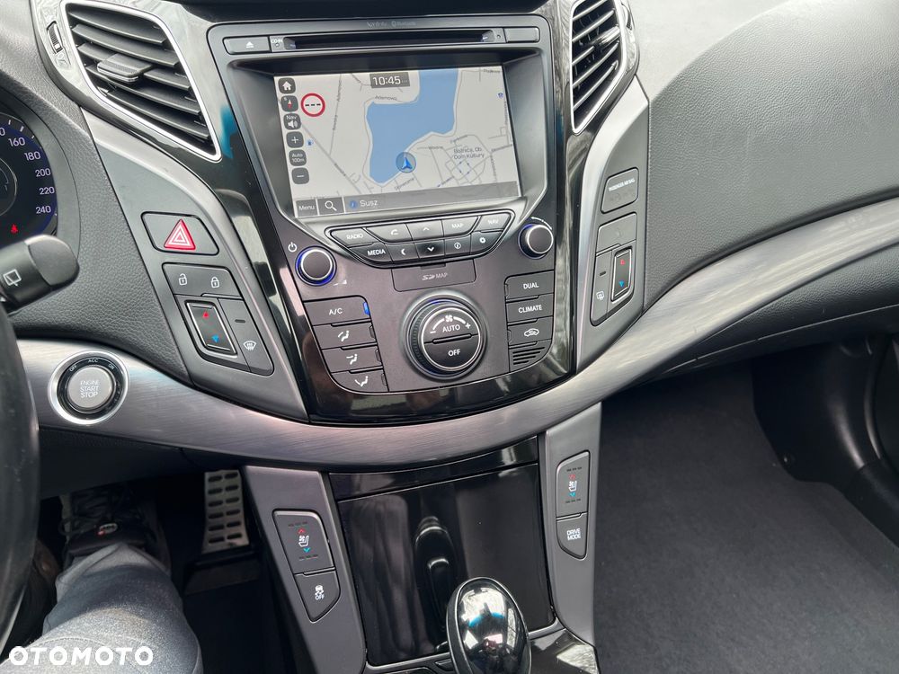 Hyundai i40 Kombi 1.7 CRDi DCT Premium - 17