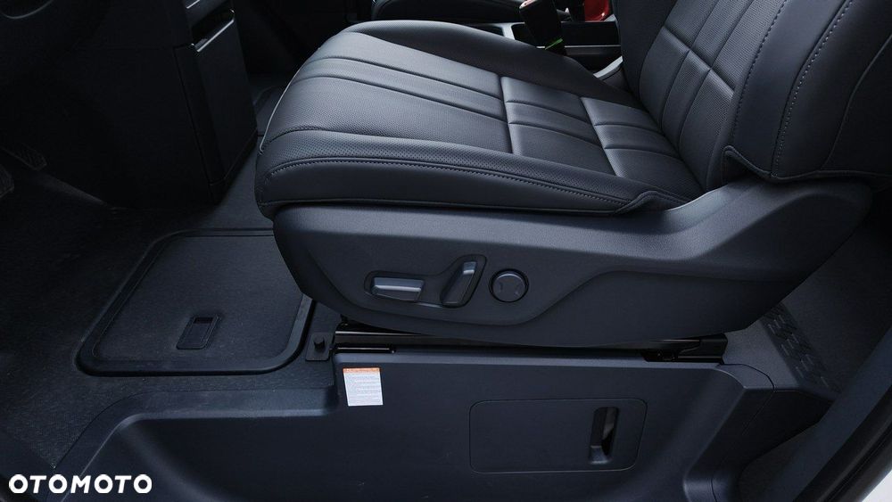 Kia PV5 - 10