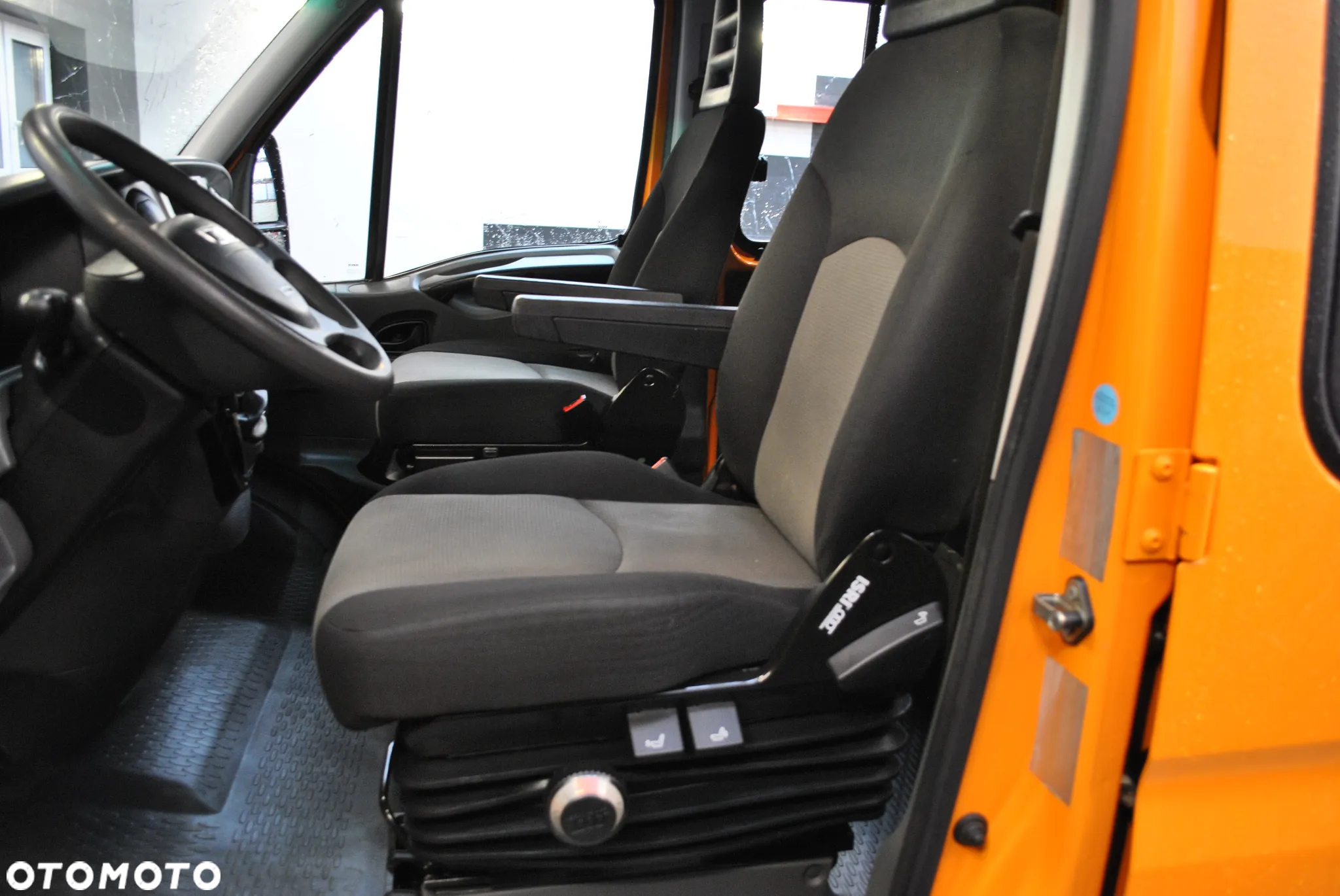Iveco Daily 29L13 Doka Dubel Kabina Brygadówka Hak Plandeka Automatyczna Skrzynia Webasto 7 Miejsc Obsługa Dróg Autostrad - 8
