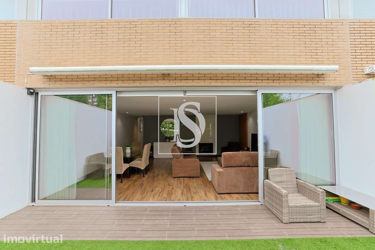 Moradia T3 renovada em condomínio fechado | Quinta da Barca - Grande imagem: 4/39