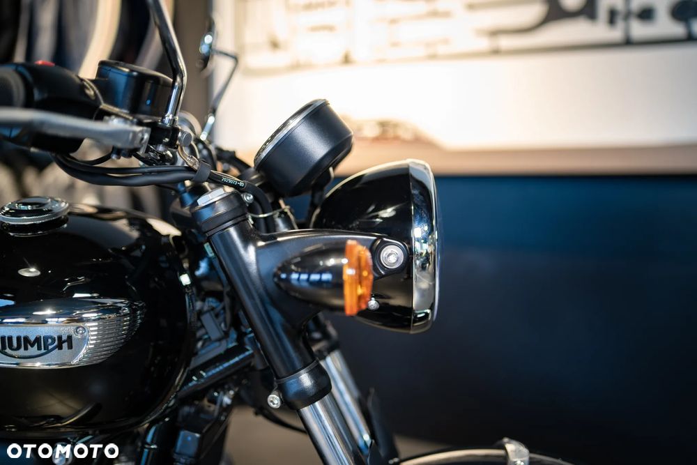 Triumph Bonneville - 17