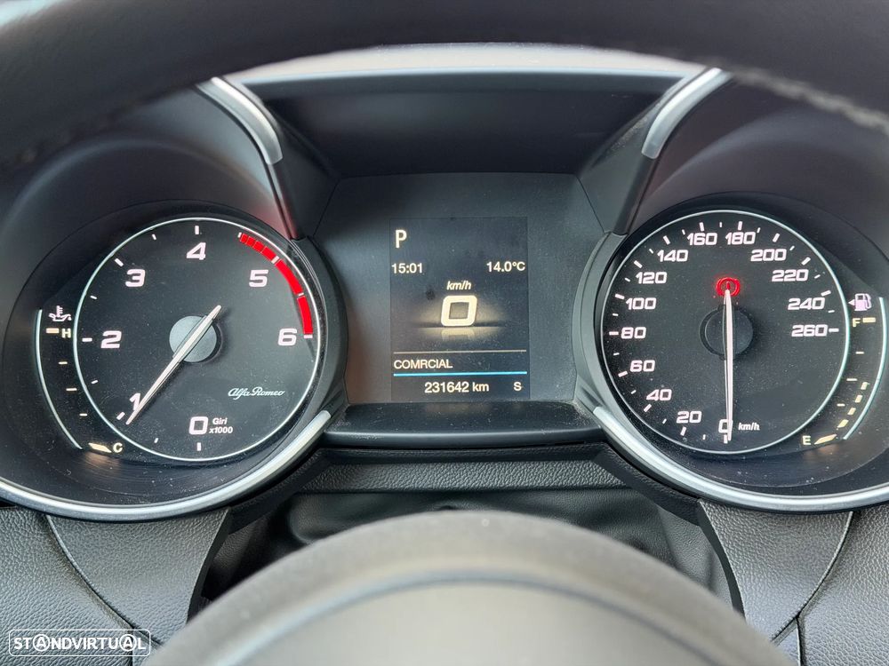 Alfa Romeo Giulia 2.2 D Super AT8 - 23