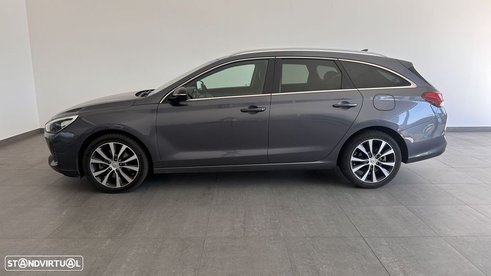 Hyundai i30 SW 1.6 CRDi Blue Comfort Auto AC+J17 - 26