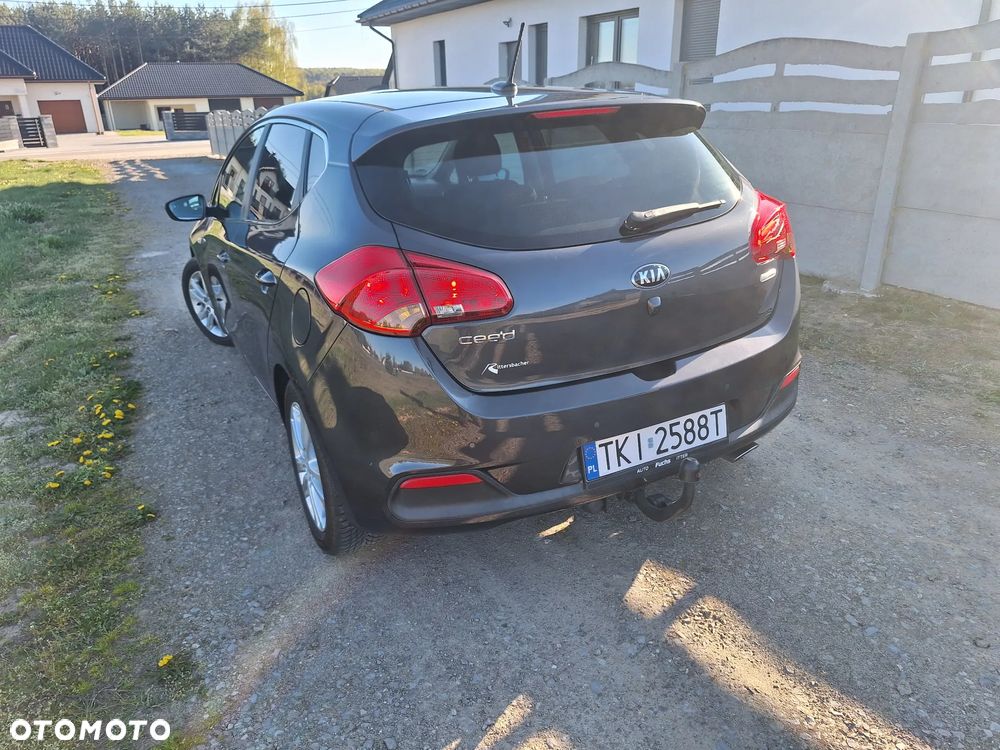 Kia Ceed - 10