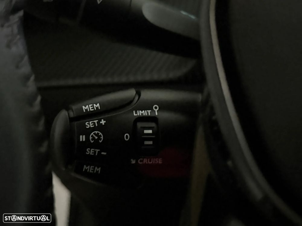 Peugeot e-208 50 kWh Allure - 27