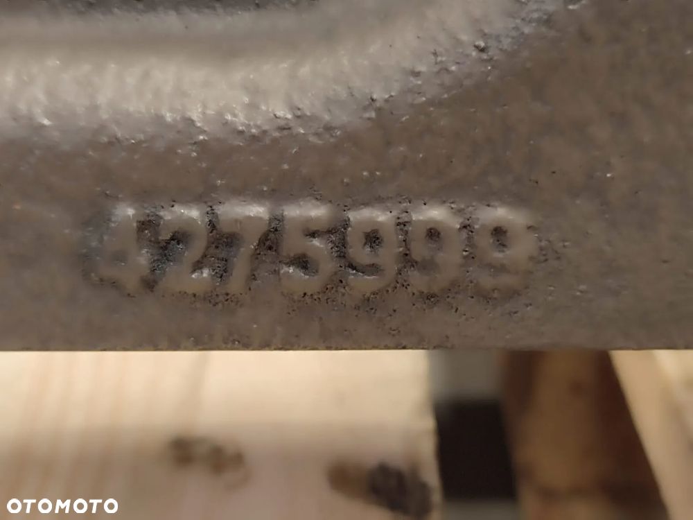 Wspornik osi przedniej 4276006 MASSEY FERGUSON 8727 - 12
