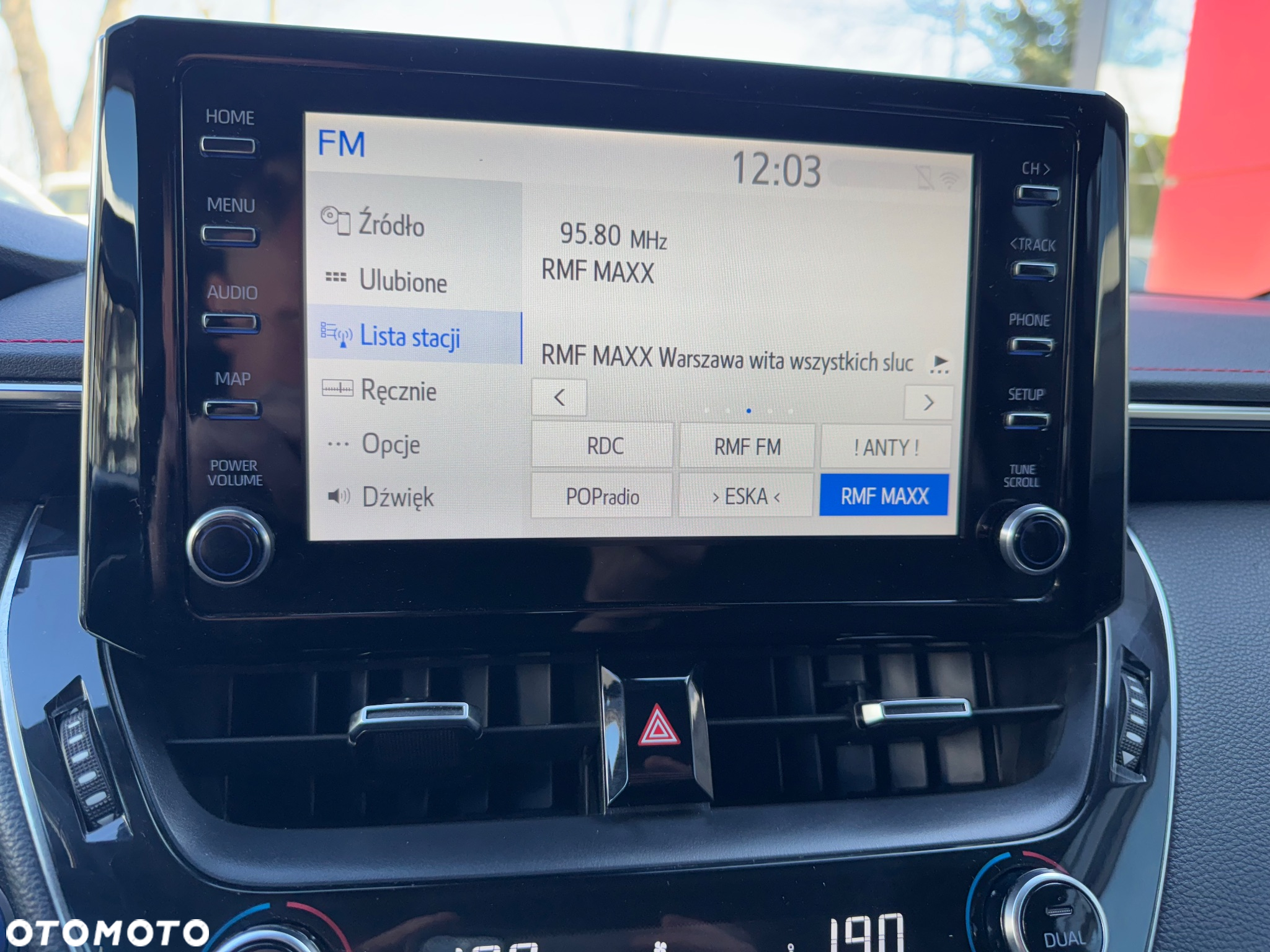 Toyota Corolla 2.0 Hybrid Executive - 11