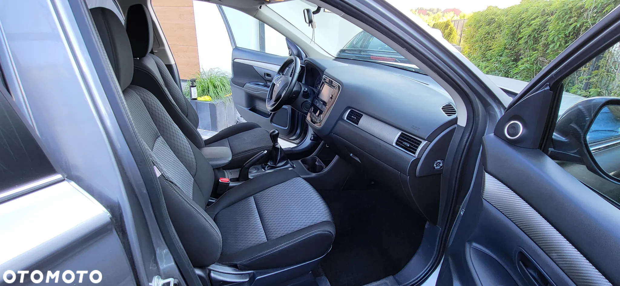 Mitsubishi Outlander - 11