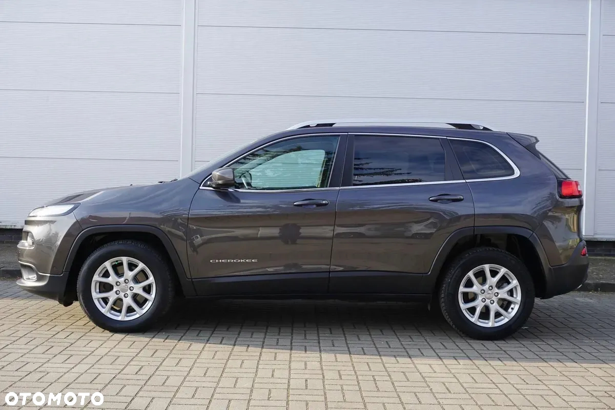 Jeep Cherokee - 19