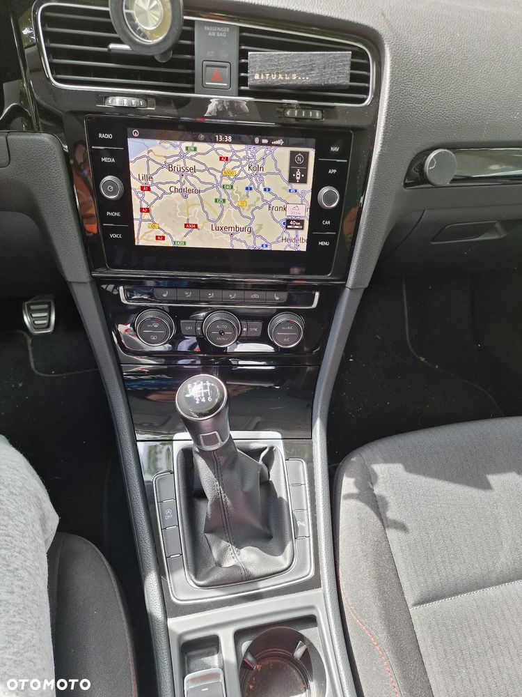 Volkswagen Golf 2.0 TDI Sound - 9