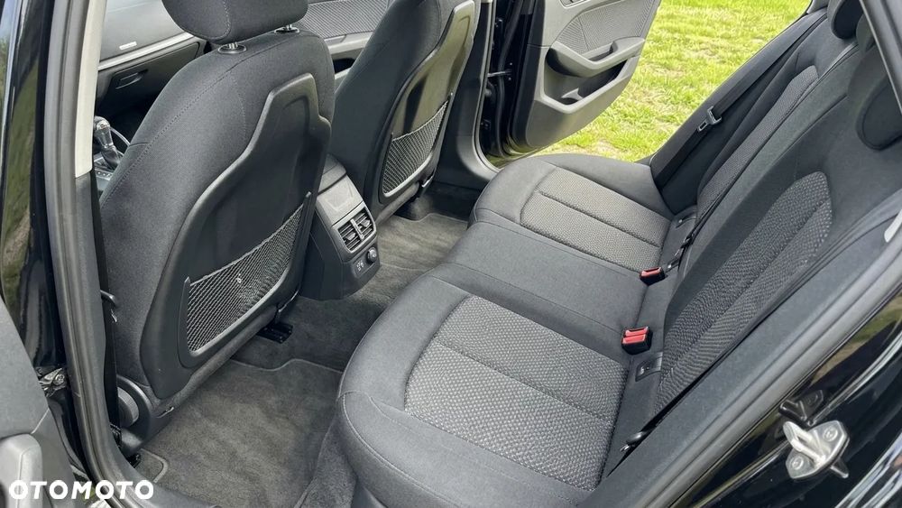 BMW Seria 1 118i Advantage - 11