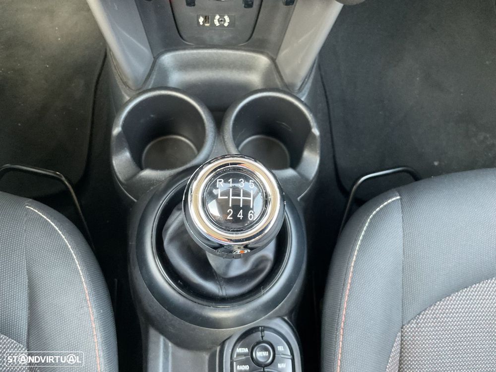 MINI 3 Portas One D - 31