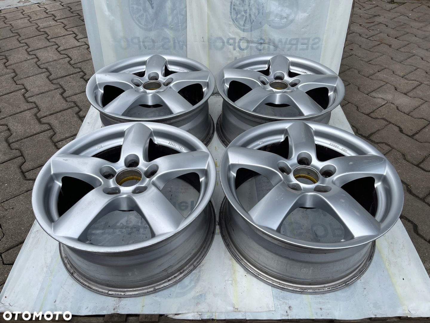 Felgi Renault Nissan 16" 7J ET42 173 - 2