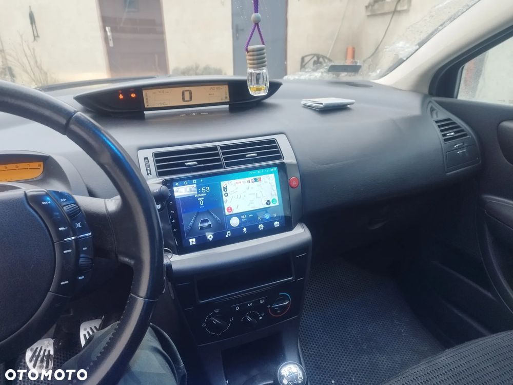 Citroën C4 2.0 16V Style - 8