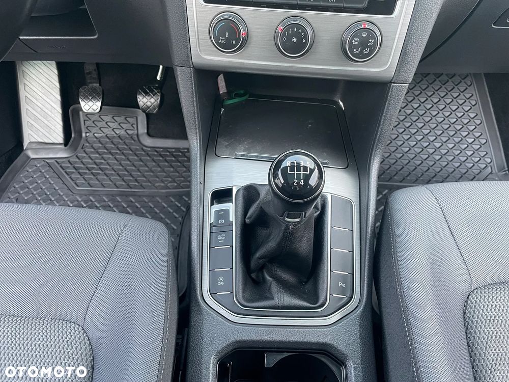 Volkswagen Golf Sportsvan VII SV 1.2 TSI BMT Trendline - 18