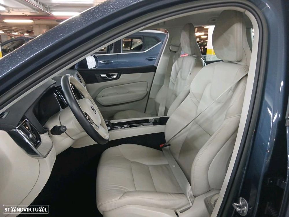Volvo XC 60 2.0 B4 Core - 5